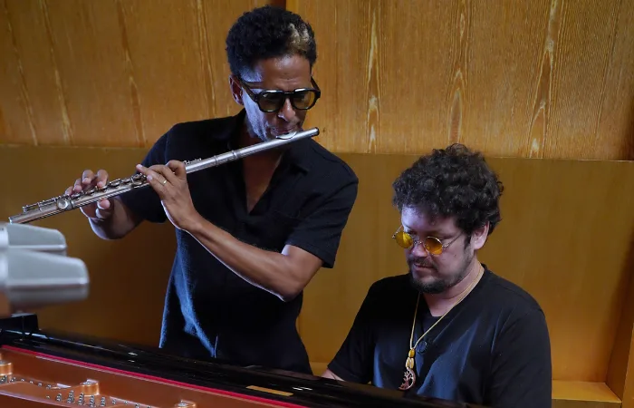 Flautista e pianista se juntam para abordagem intimista do frevo