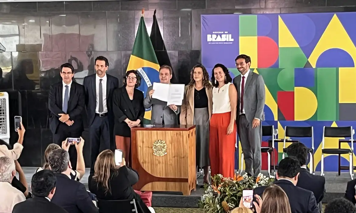Solenidade de assinatura do protocolo nacional de investigações de crimes contra jornalistas e comunicadores. Foto: Joédson Alves/Agência Brasil© Joédson Alves/Agência Brasil