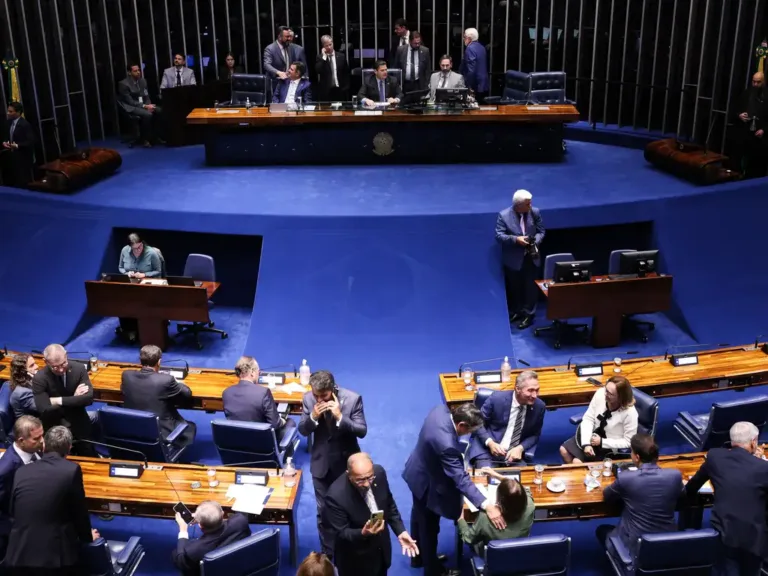 'Derrota da democracia': deputados criticam rejeição do Senado a Messias no STF