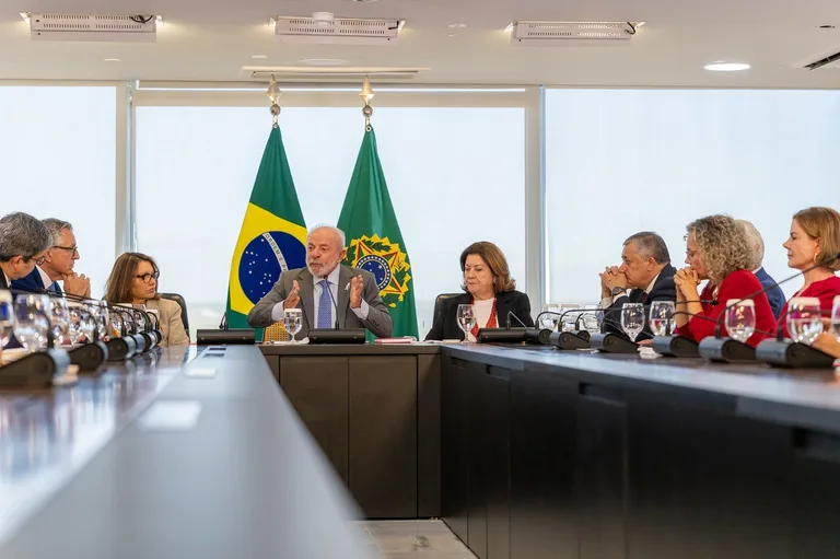 Projeto de lei de autoria do deputado Pedro Uczai (PT-SC) que institui o Dia Nacional em Memória das Vítimas da Covid-19 (PL 2.120/2022) foi sancionado pelo presidente Lula