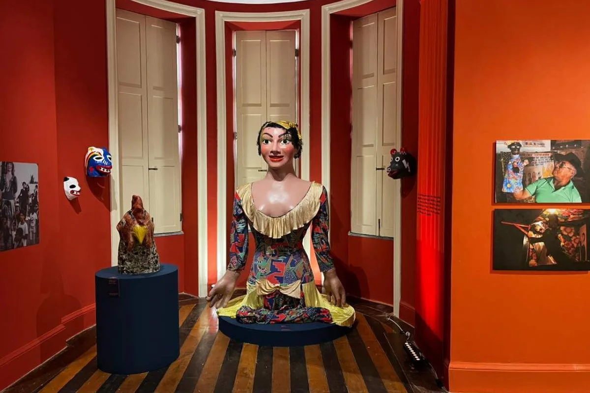 Exposição segue até julho no Bairro do Recife