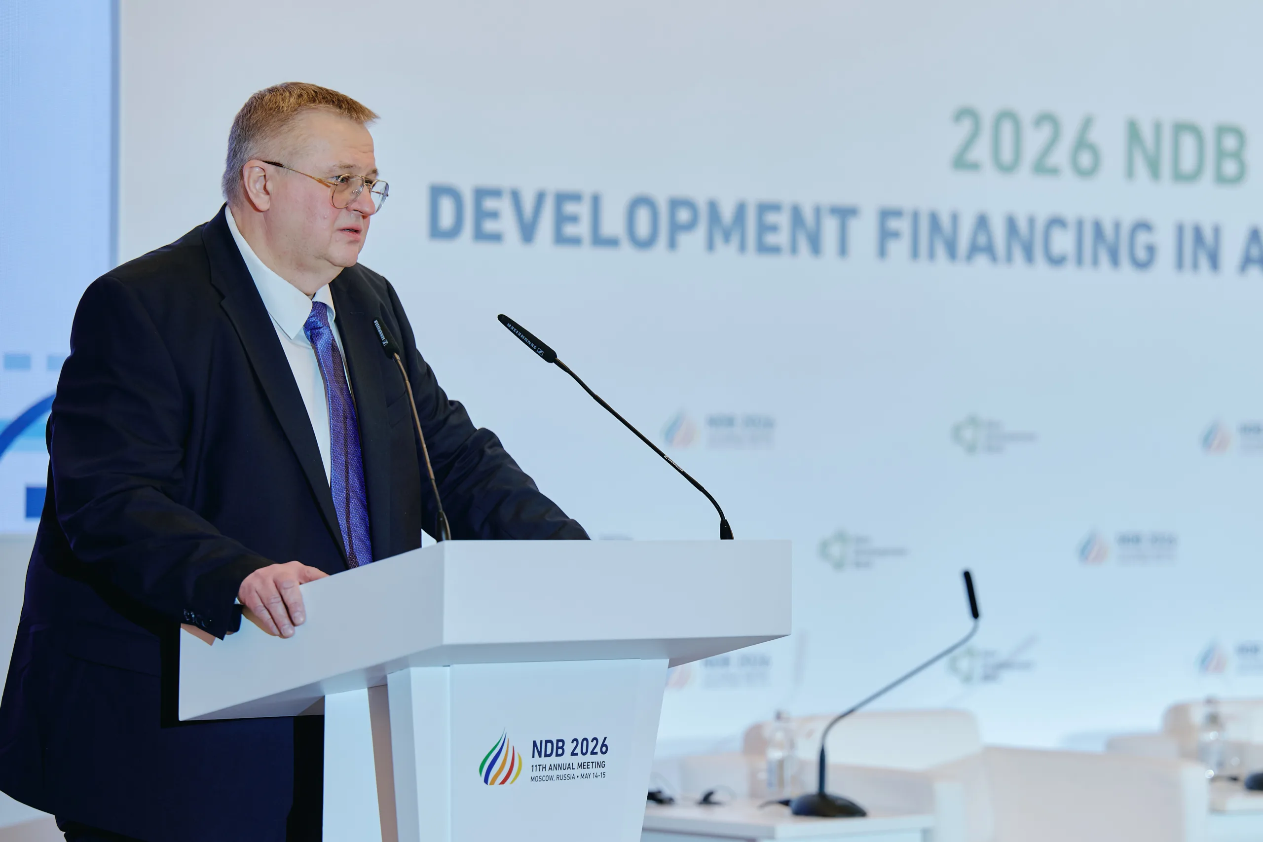 O vice-primeiro-ministro russo Alexei Overchuk durante a reunião do Banco do Brics.