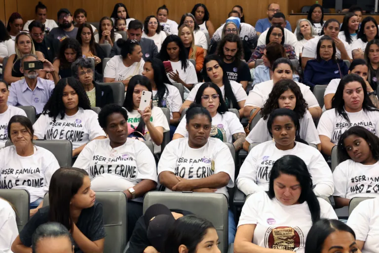 Especialistas denunciam cenário de caos no sistema prisional de Minas Gerais 