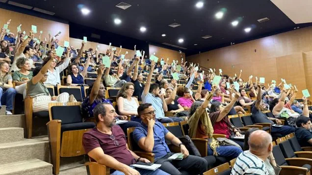 Reunião da categoria debate os desdobramentos mais recentes e define próximos passos de mobilização.