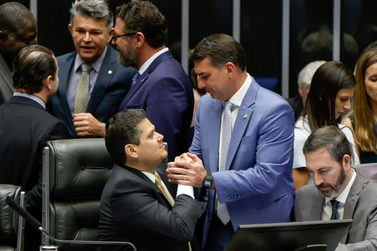 Alcolumbre promulga Lei da Dosimetria e abre caminho para aliviar pena de Bolsonaro