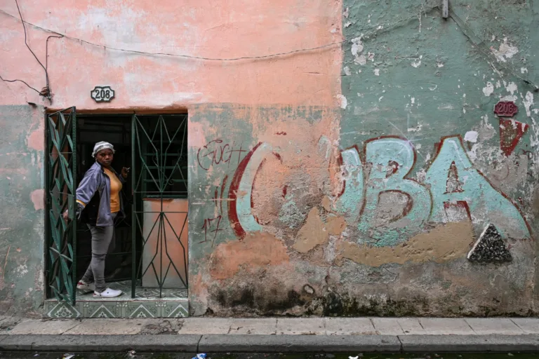 Cuba classifica como 'crimes internacionais' os bloqueios econômico e energético dos EUA 