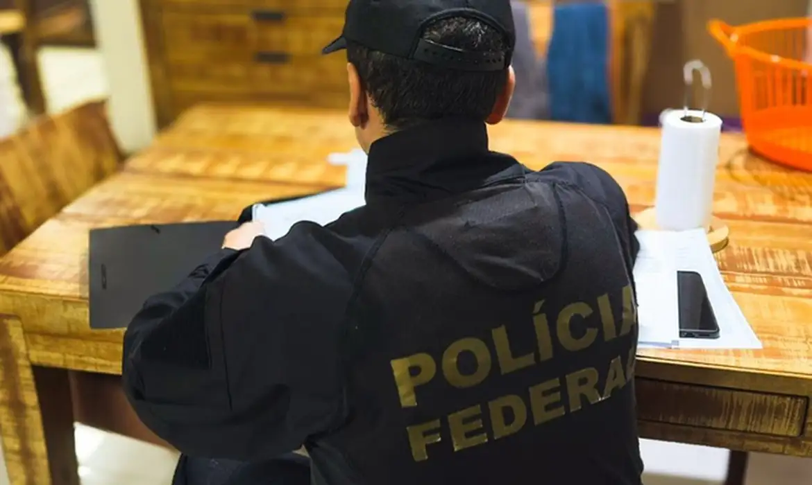 Operação da Polícia Federal mira facções criminosas