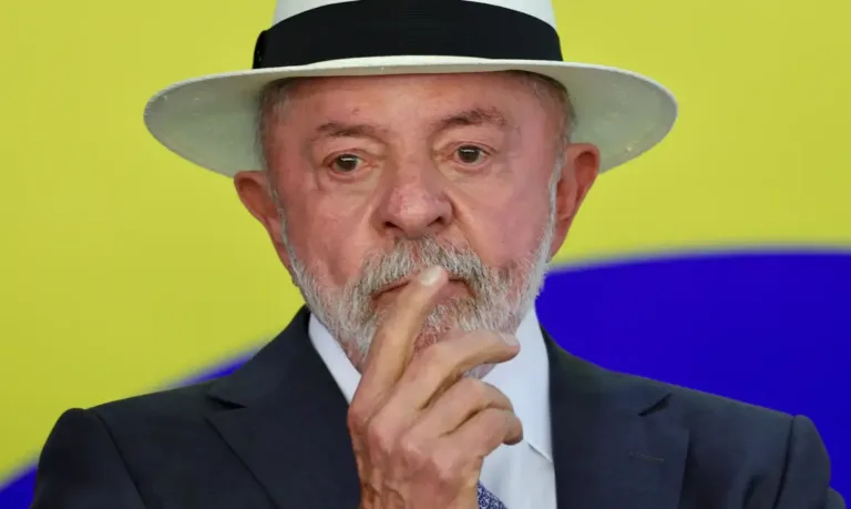 'É um caso de polícia', diz Lula sobre relação entre Flávio e Vorcaro
