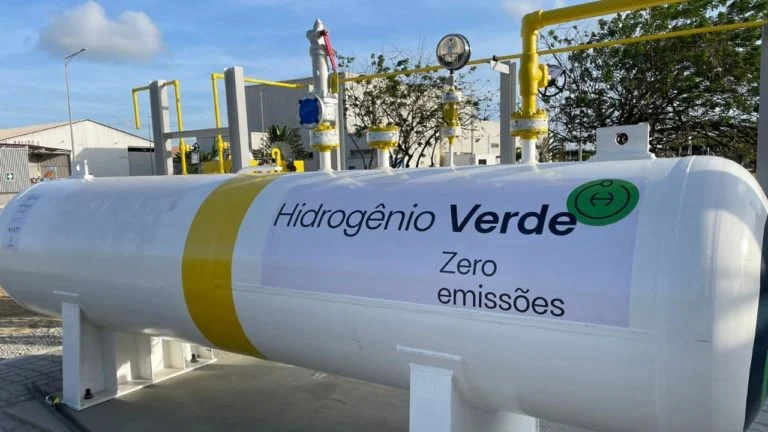Quando a energia utilizada para obtenção do H2 tem origem renovável (eólica, solar e outras), gera hidrogênio verde (H2V)