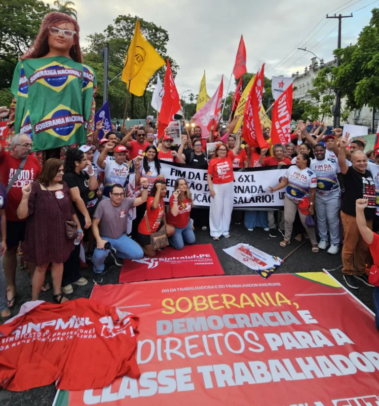 Fim da 6x1, combate à misoginia e à pejotização: o que o trabalhador quer dos candidatos em PE