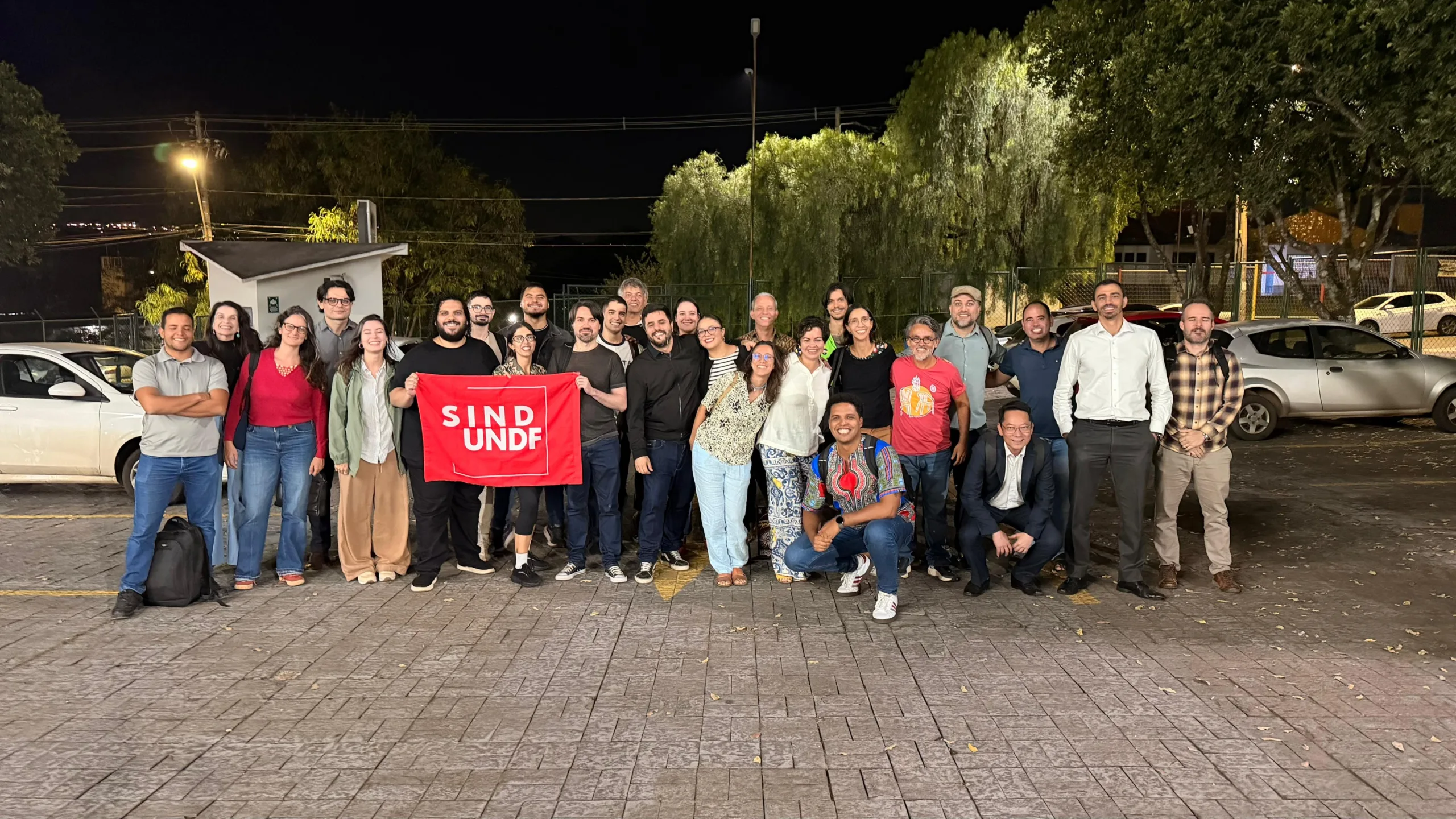 Assembleia marcou a aprovação do termo negociado entre representantes da categoria e a administração da universidade.