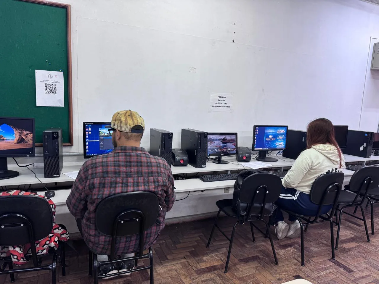 O público-alvo são pessoas com mais de 30 anos que buscam reinserção no mercado de trabalho, além de jovens recém-formados no ensino médio que ainda não decidiram se vão ingressar no ensino superior