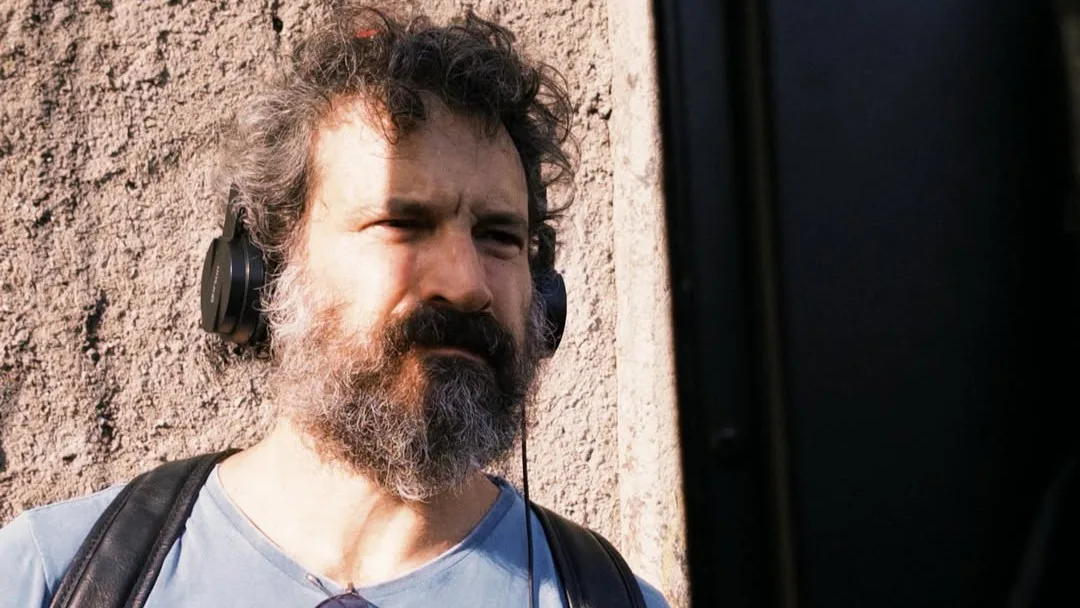 Caco Ciocler, diretor do filme ‘Eu Não Te Ouço’