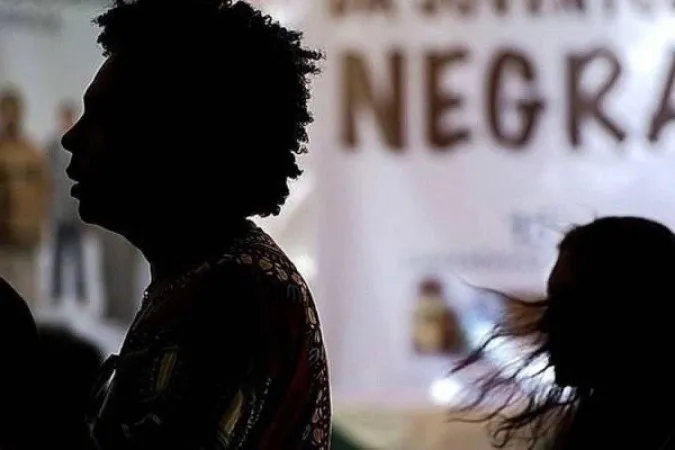 Desigualdades locais de políticas raciais no federalismo brasileiro