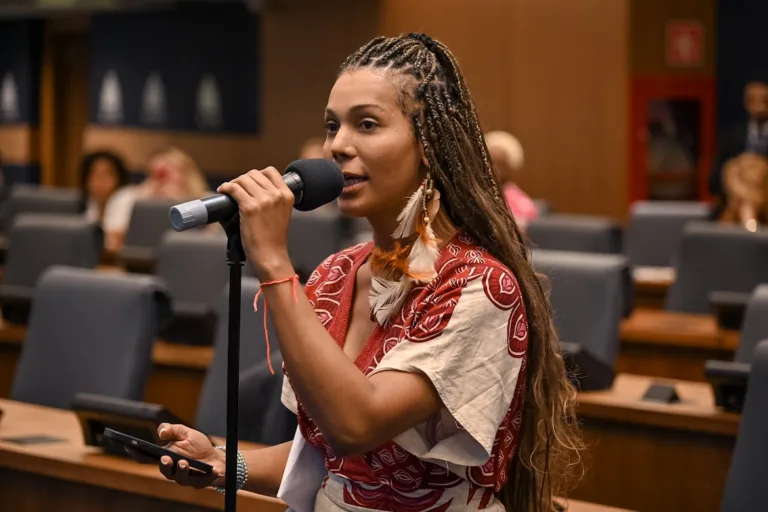 Dani Balbi pede veto ao projeto que cria banheiros ‘neutros’ para população trans no RJ
