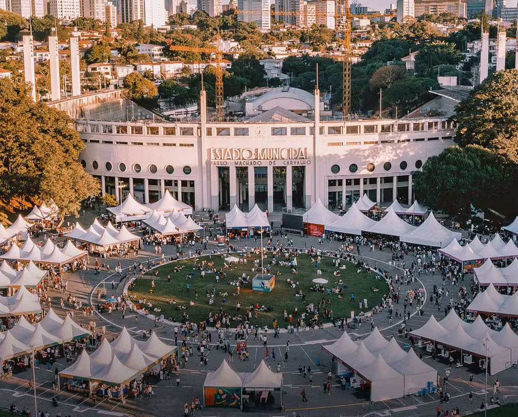 Feira do Livro 2026 acontece entre os dias 30/05 e 07/06, no Pacaembu
