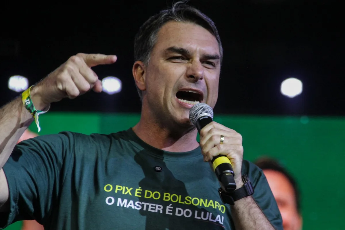 Flávio chegou a convidar Vorcaro para um jantar em São Paulo com o ator Jim Caviezel, que interpreta Jair Bolsonaro, e o diretor Cyrus Nowrasteh em 2 de novembro