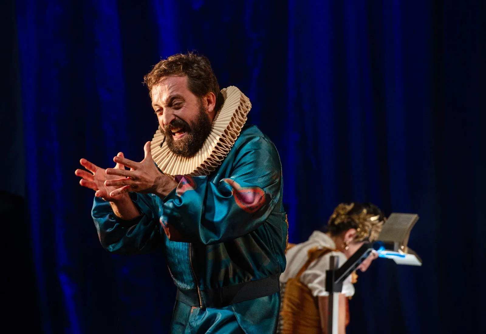 Gregório Duvivier recebeu prêmios de destaque do teatro nacional pelo espetáculo