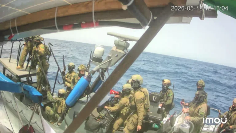 Israel intercepta nova flotilha para Gaza em águas internacionais; 4 brasileiros estão a bordo
