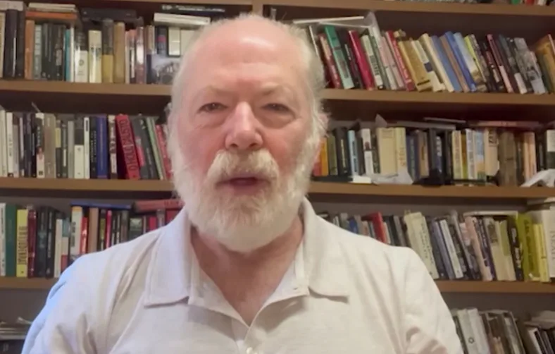 Samuel Feldberg se apresenta como docente da USP