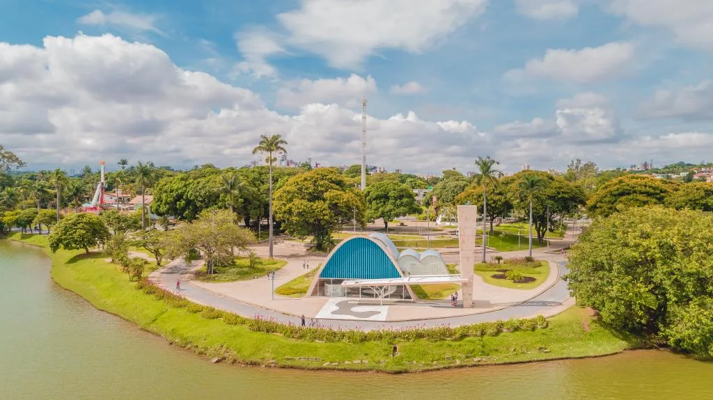 Reconhecida internacionalmente, a Pampulha é considerada um marco do urbanismo e da arquitetura moderna brasileira.