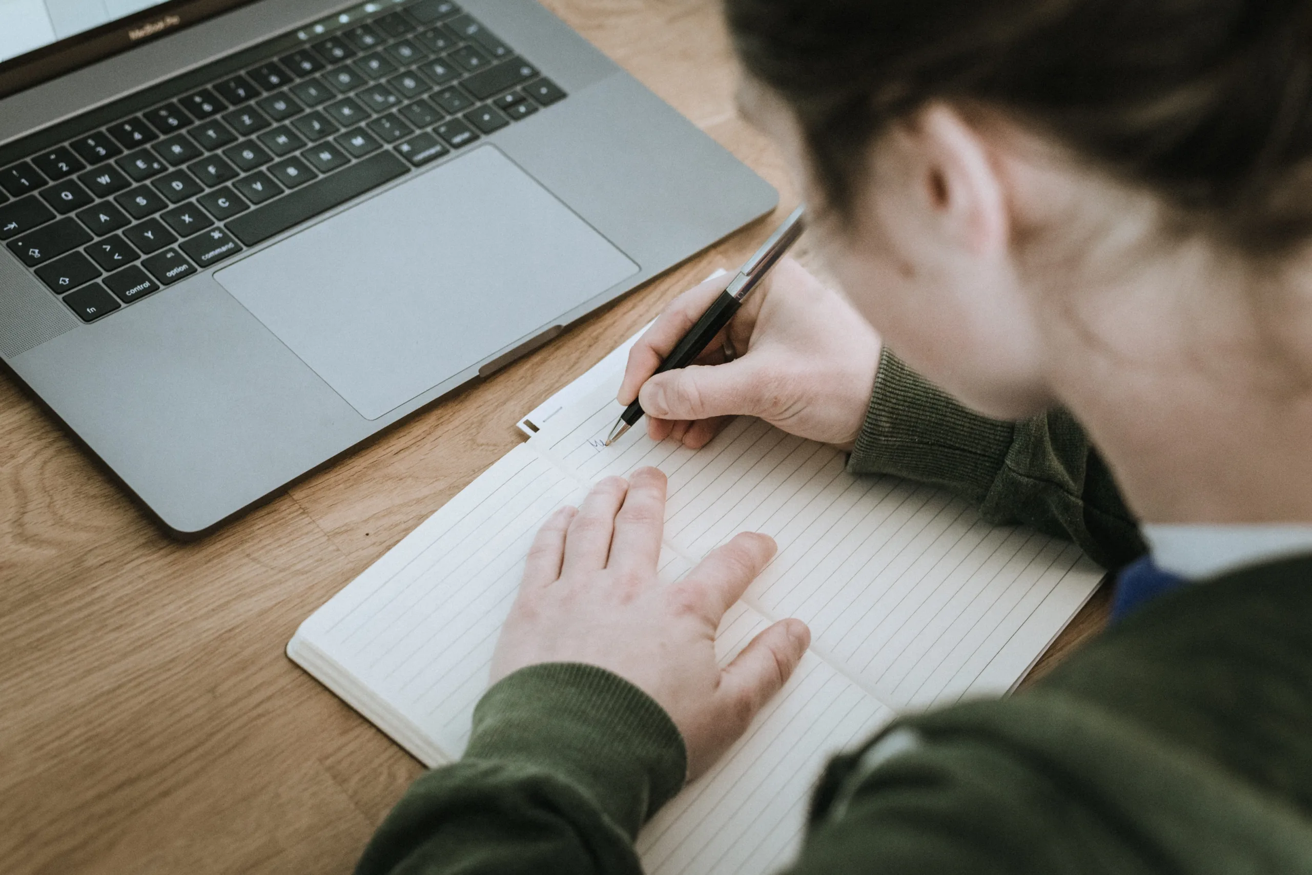 Serão aceitos textos dissertativos entre 20 e 30 linhas