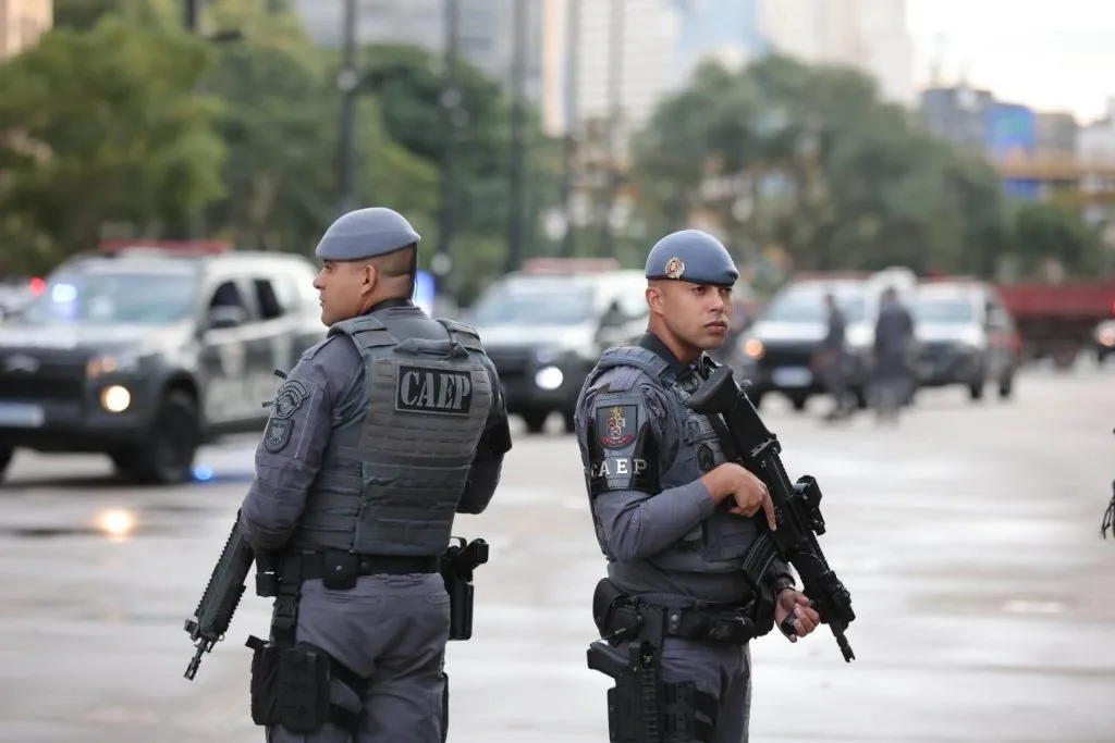 Policiais militares participam da Operação Impacto em Cubatão, SP