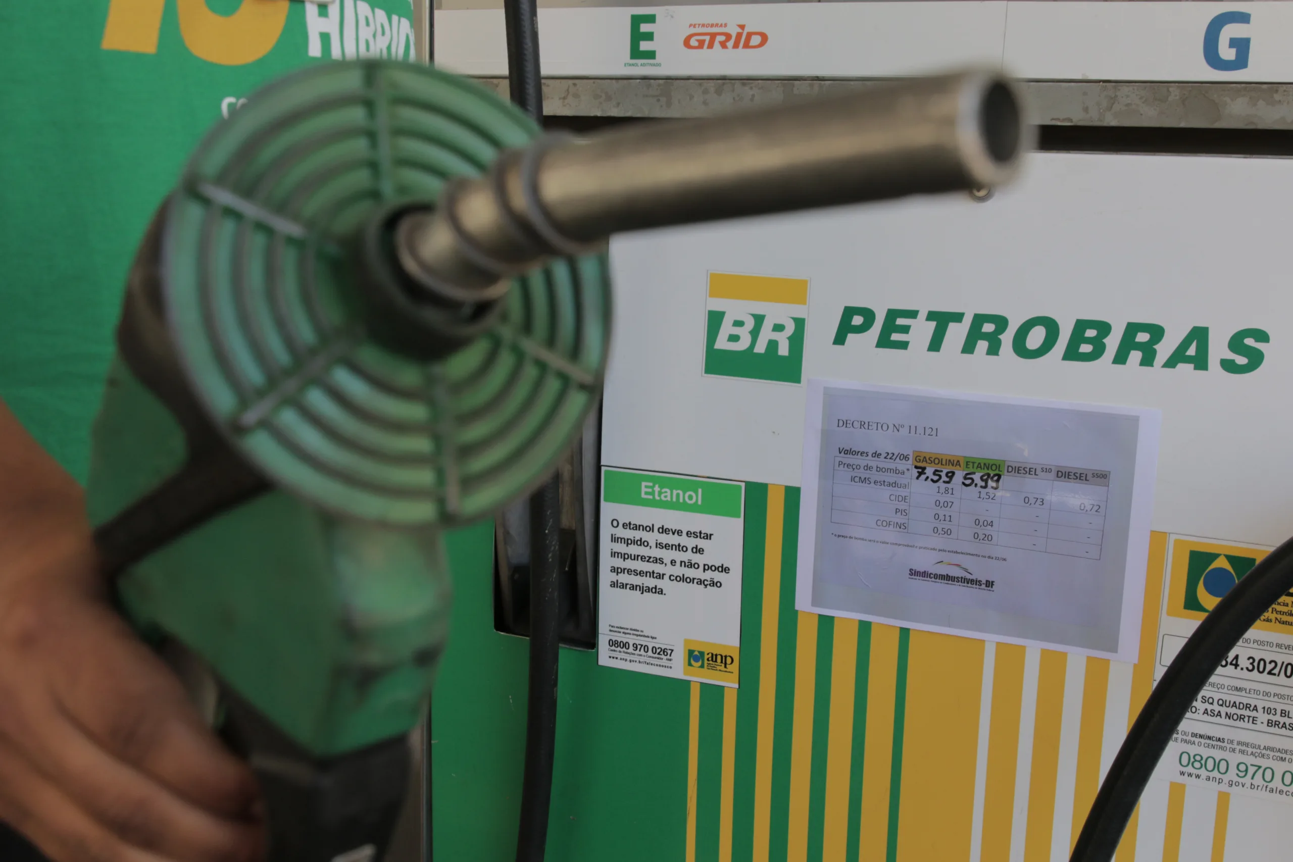 Apesar de manter a marca, os postos de combustíveis da antiga BR Distribuidora já não pertencem à Petrobras, mas à empresa privada Vibra Energia.