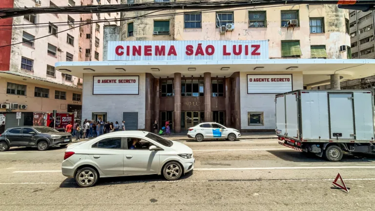 Valor que Flávio Bolsonaro pediu a Vorcaro pagaria 12 anos do fundo para o cinema pernambucano