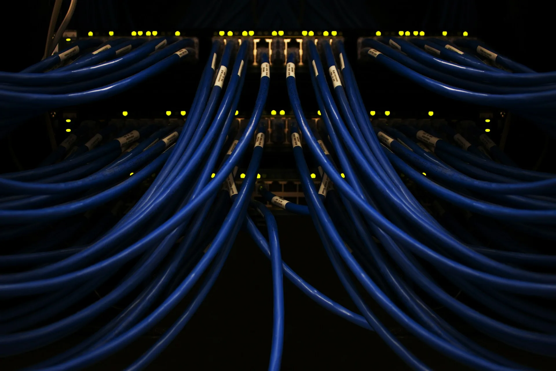 A soberania digital emergiu, na última década, não apenas como um debate técnico sobre infraestrutura de redes, mas como o pilar central da autonomia política e econômica no século 21