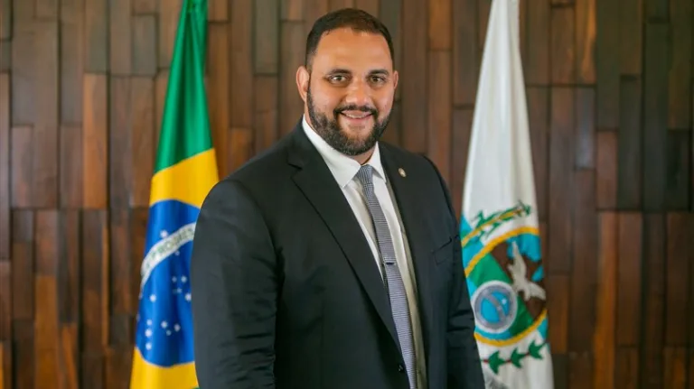 Polícia Federal prende deputado estadual Thiago Rangel por fraudes na Educação no Rio