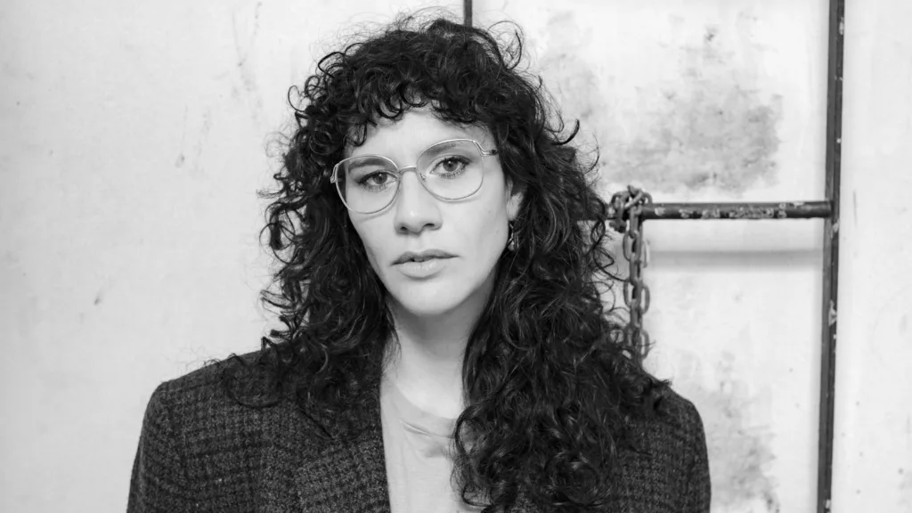 Mariana Salomão Carrara lança o livro 'Claudia Vera, Feliz Natal'