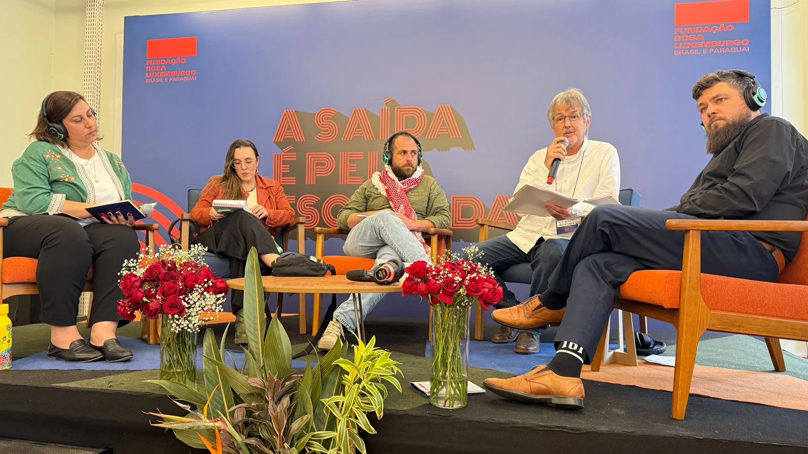 Debate discutiu papel das guerras, da indústria bélica e da extrema direita na reorganização política global