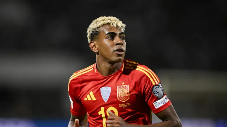 Seleção de quem? Imigração, preconceito e identidade no futebol
