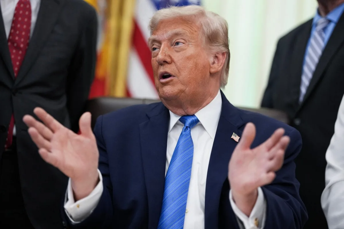 Donald Trump durante cerimônia de assinatura do “Secure America Act”, na Casa Branca, em Washington, nesta quarta-feira (10).