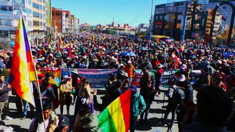 Os setores mobilizados indicaram que as determinações fortes serão assumidas por meio de uma resolução oficial ao final do dia, que marcará o início de novas ações de força. Foto: teleSUR