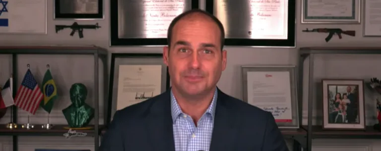 Eduardo Bolsonaro sugere substituição do Pix pelo Zelle, plataforma privada de bancos dos EUA 
