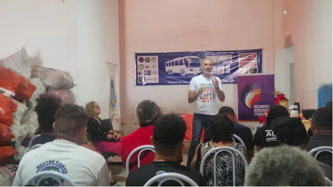 Campanha reúne moradores e movimentos sociais por transporte público gratuito