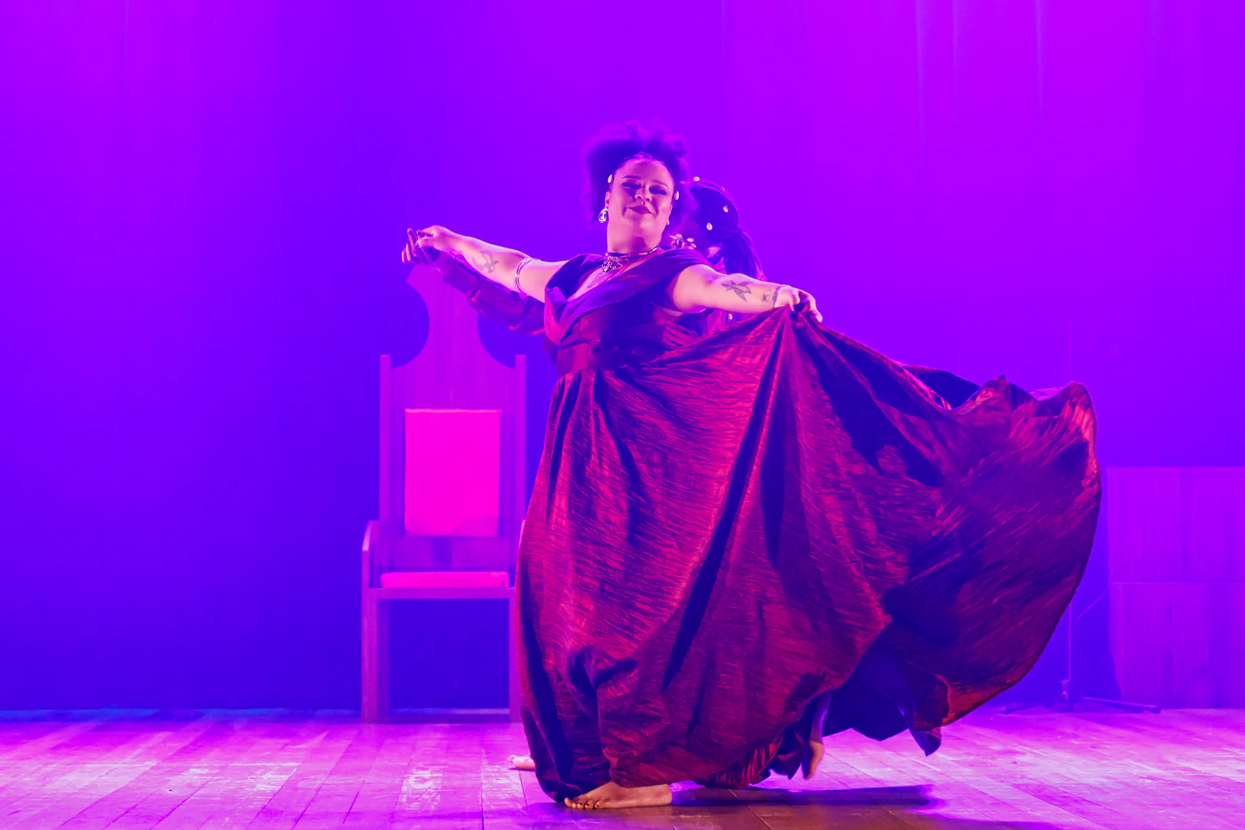 A escritora e bailarina Juliane Vicente idealiza o projeto Afrofuturismos desde a residência artística realizada em 2024