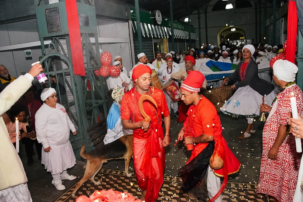 Edição anterior da Procissão ao Pai Bará reúne povo de terreiro no Mercado Central de Pelotas