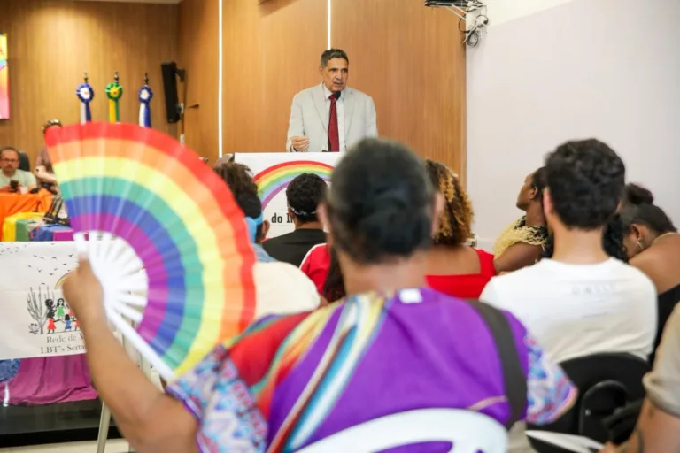 Em PE, projeto visa reduzir homofobia no SUS e qualificar atendimento de saúde à população LGBT