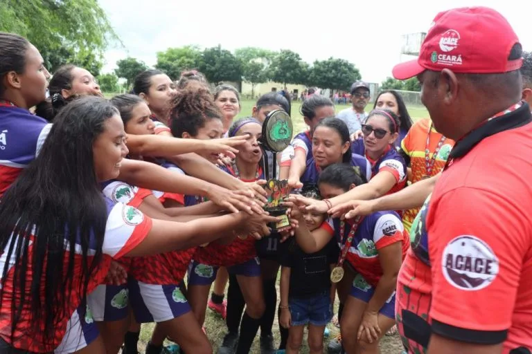O futebol integra o cotidiano de comunidades do MST e mobiliza mulheres e meninas em diferentes regiões do país.