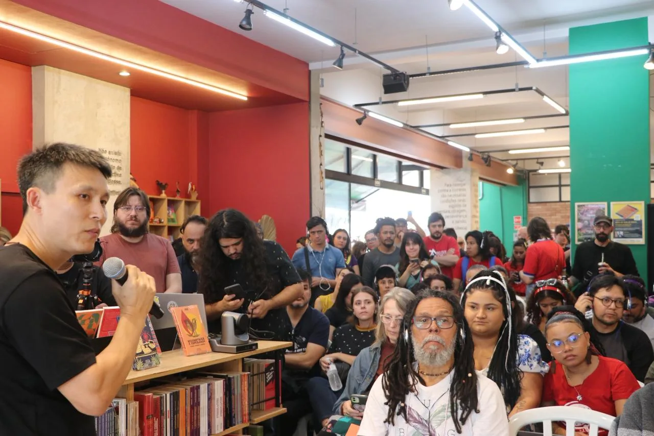 Jeff Xiong, secretário-geral do Fórum Acadêmico do Sul Global, durante o lançamento do livro Além do Vale do Silício – inteligência artificial com características chinesas”, em São Paulo (SP).