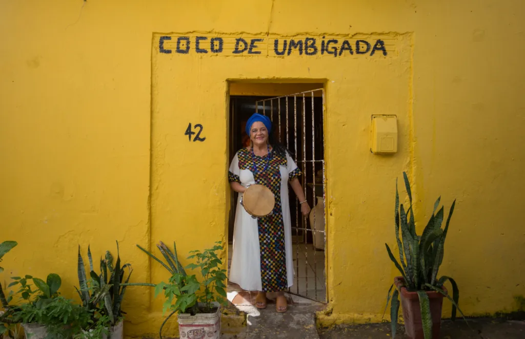 Coco de Umbigada é comandado por Mãe Beth de Oxum e Mestre Quinho