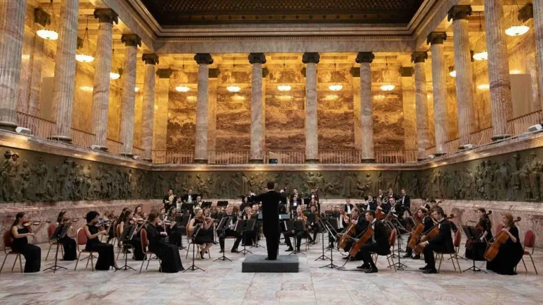 Orquestra da TV Brics realiza 1º concerto ao ar livre na Rússia pelos 20 anos do bloco